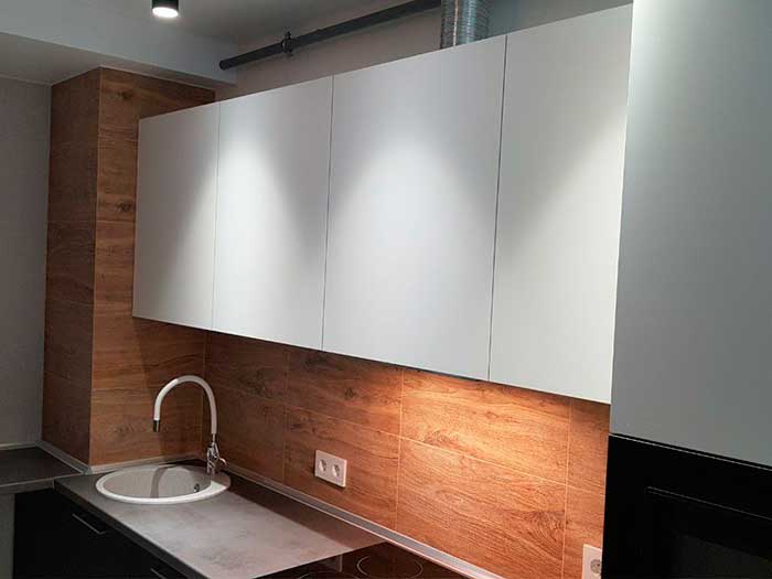 проект кухни в белом цвете